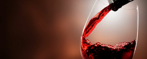 Les verres de vin rouge